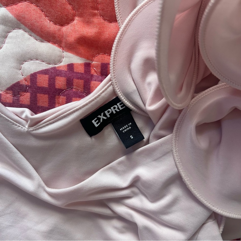 Express Light Pink Rose Ruffle Top - Picture 4 of 5